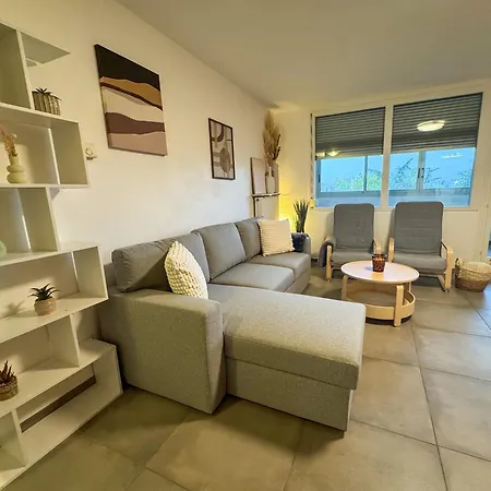 Le Boheme Roosevelt - T4 Tram Eurexpo-ol Valley Apartment *